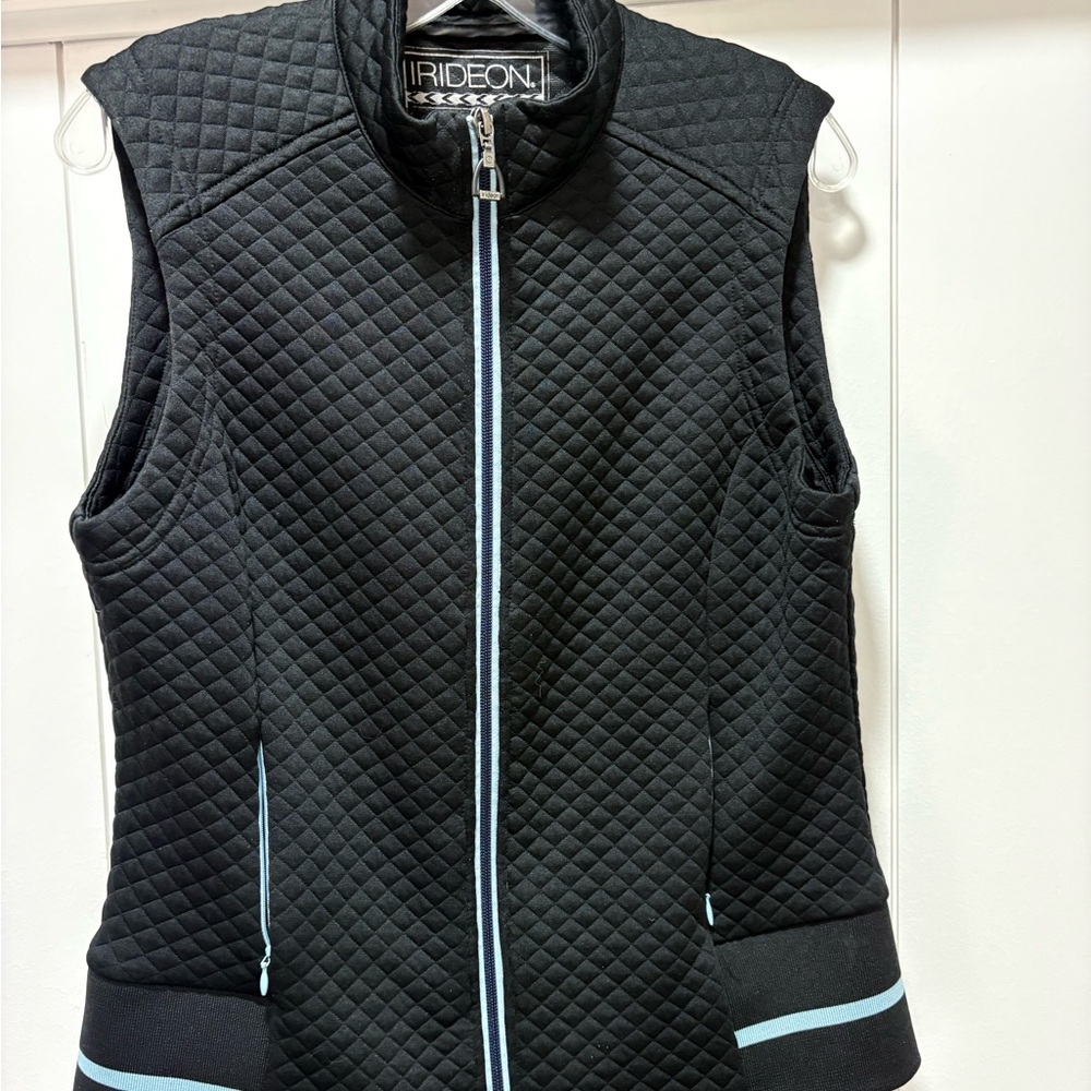 Irideon Riding Wear Quilted Vest Black Womens SIZE Medium Zip Up